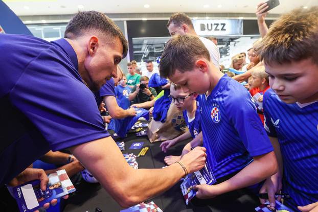 Zagreb: Otvorenje novog Dinamovog fan shopa