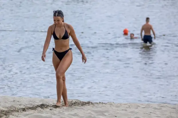 FOTO Zgodne legice okupirale Kopiku: Pogledajte tko je sve na osječkoj plaži  mamio poglede