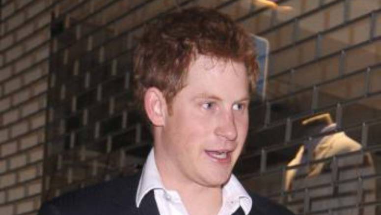 On opet ljubi: Princ Harry je u vezi s modelom za donje rublje