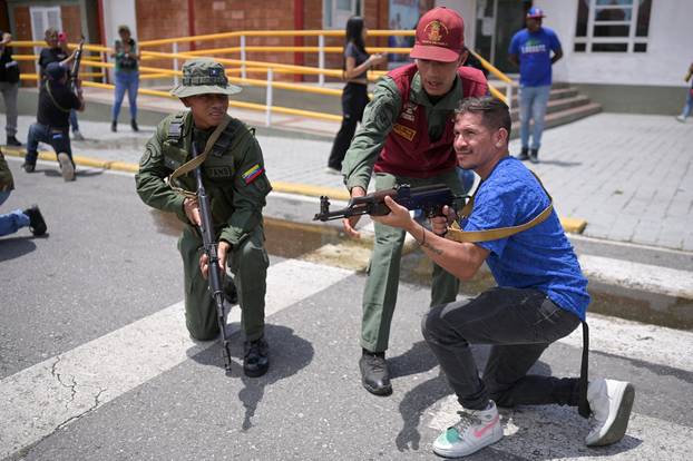 Venezuela holds drills to train citizens in weapon handling