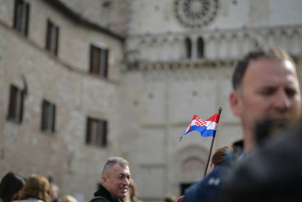 24sata Mnogobrojni hodočasnici pohodili su grad Assisi povodom obljetnice smrti Franje Asiškog