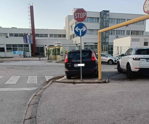 FOTO Bravo majstore, nije ti tu parking! Evo kako se parkira u Hrvatskoj, neke nije ni sram...