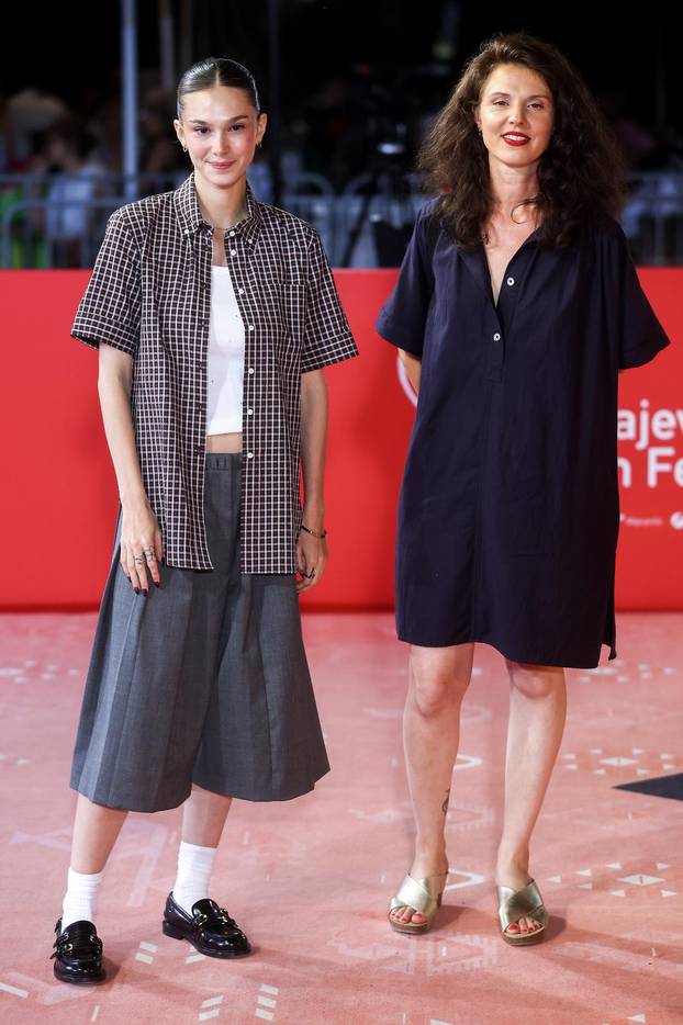 Prolazak filmskih zvijezda drugim crvenim tepihom na Sarajevo Film Festivalu