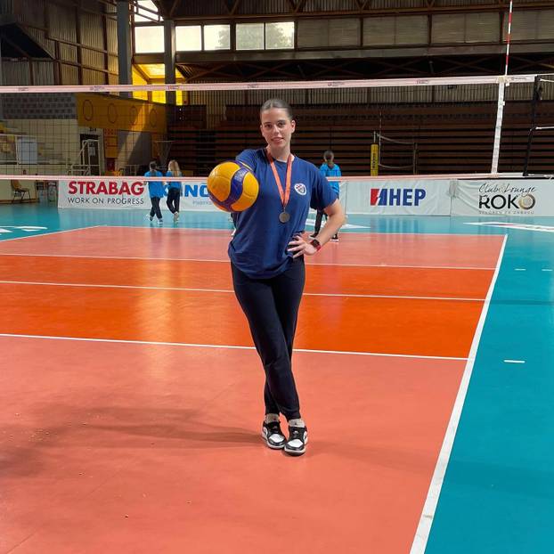 FOTO Novo lice na Maksimiru: Dvostruku krunu 'modrih' slavi nekadašnja misica i odbojkašica