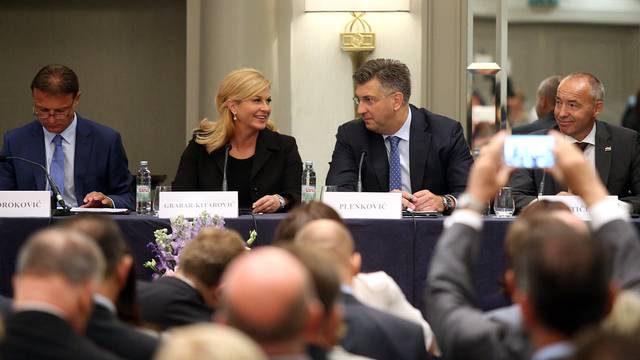 Premijer Plenković: Diplomaciji treba vratiti mjesto u društvu