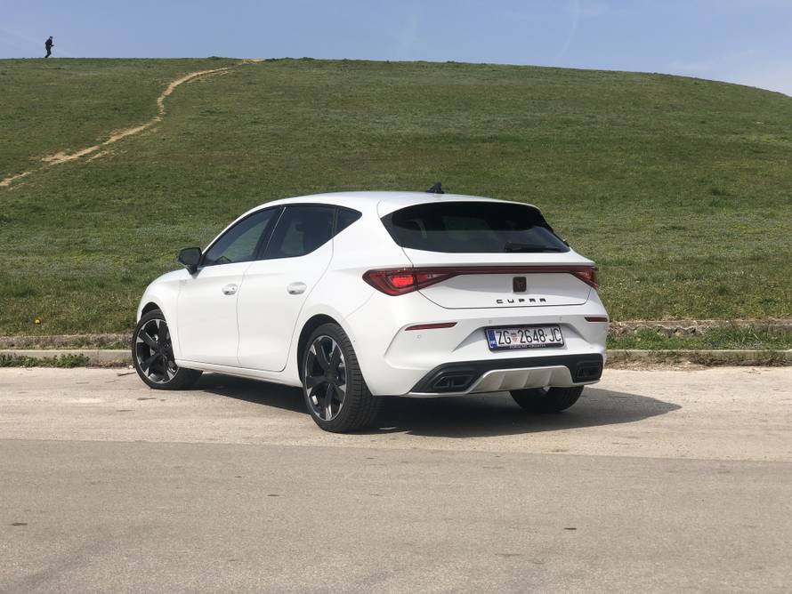 Cupra Leon: Donosi više šminke nego sporta, ali je odličan auto