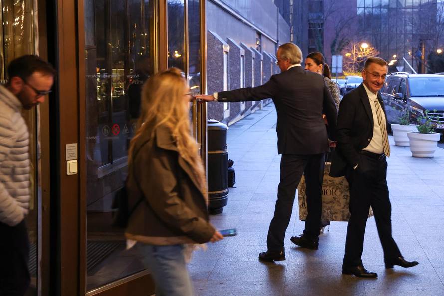 Zagreb: Dolazak uzvanika na svadbu Marijana Kustića i Nike Perenčević