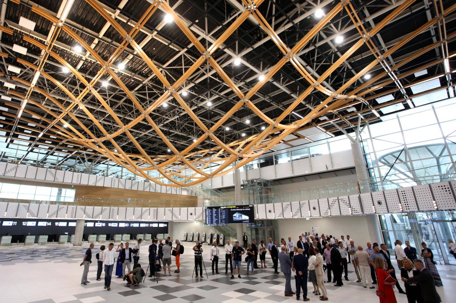 Otvorili su novi putnički terminal splitske Zračne luke