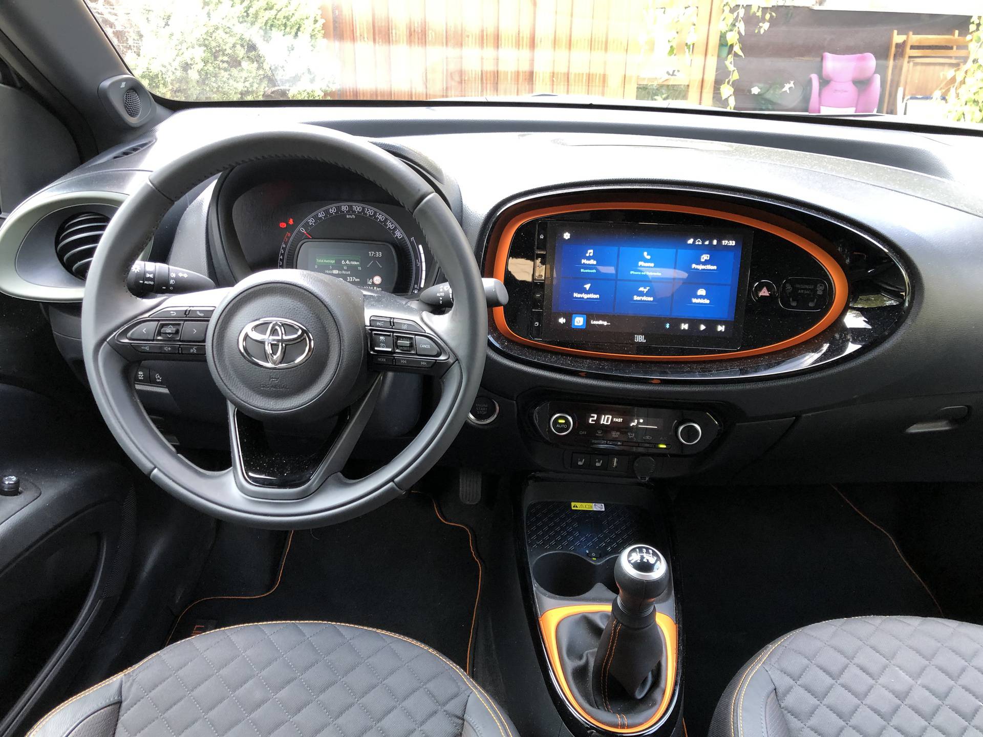 Toyota Aygo X: Zahvalan i vrlo jednostavan mali gradski auto koji je crossover samo izgledom