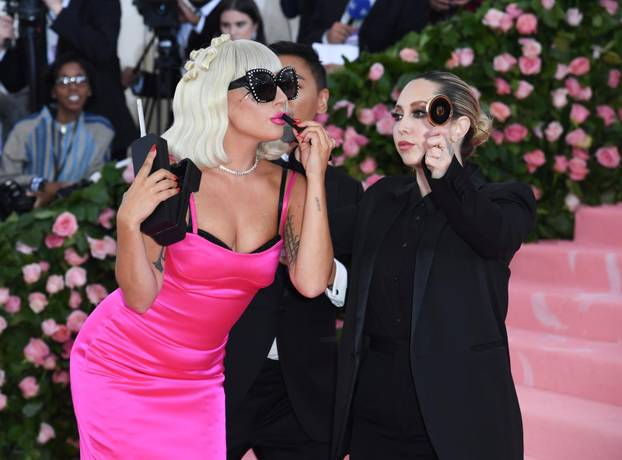 Poznati dolaze na Met Galu u New Yorku