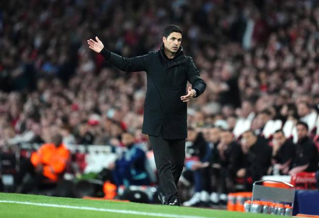 Arsenal v Paris Saint Germain - UEFA Champions League - Semi Final - First Leg - Emirates Stadium