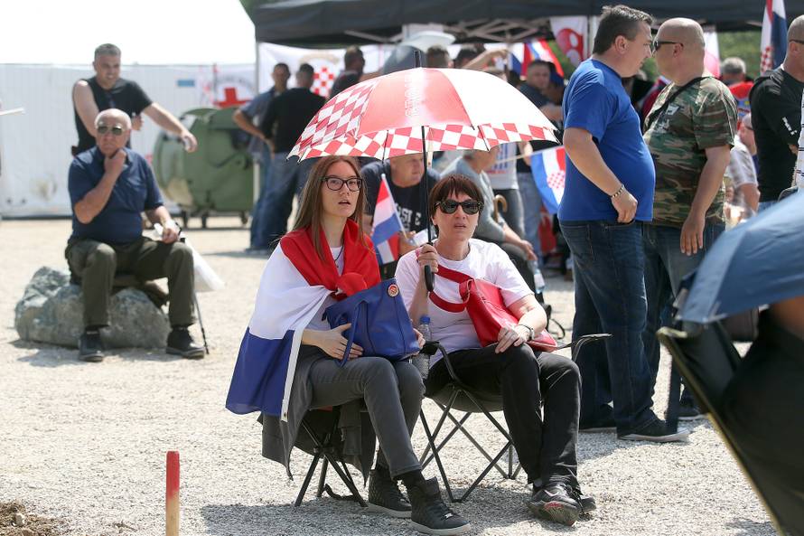 Jandrokovića izviždali: Ovdje smo da odamo počast žrtvama