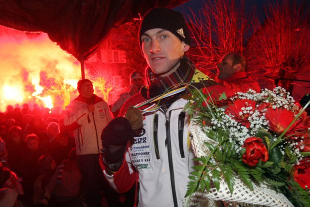 ARHIVA - 2009. Mrkopalj: Do?ek Jakova Faka, bron?anog biatlonca