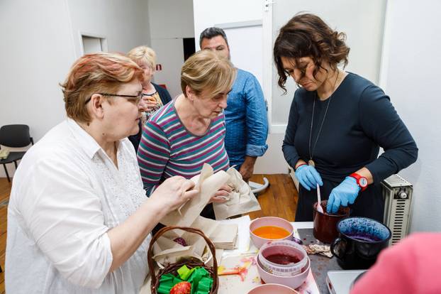 Zagreb: U Etnografskom muzeju Slavica Moslavac održala je radionicu bojanja pisanica
