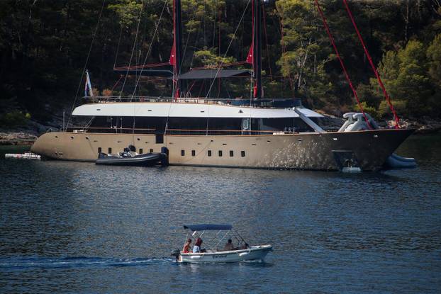 Vela Luka: Turisti uživaju uvali Pičena