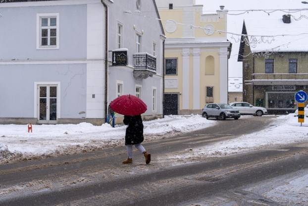 U Gospiću je izmjereno 16 cm snijega