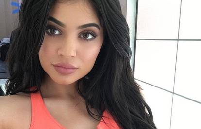 Evo kako ćete imati pune usne kao Kylie Jenner, ali prirodno