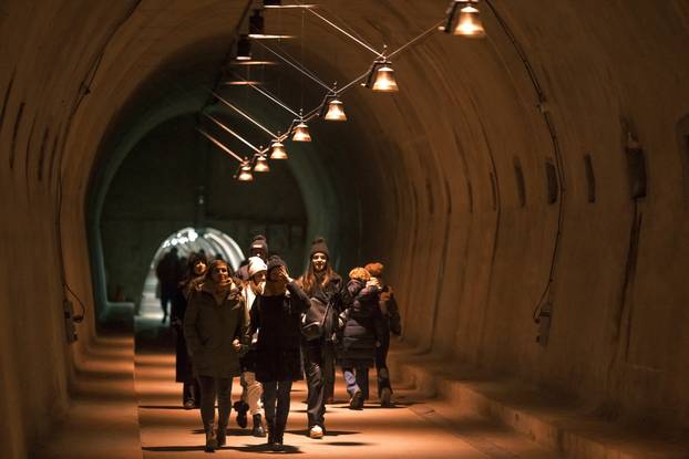 Advent u Zagrebu 2025., instalacija "Zvone zvona" u Tunelu Grič