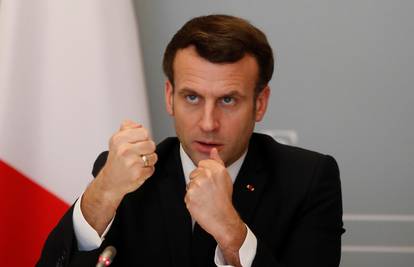 Macron: Cijepili smo 20 milijuna stanovnika bar jednom dozom