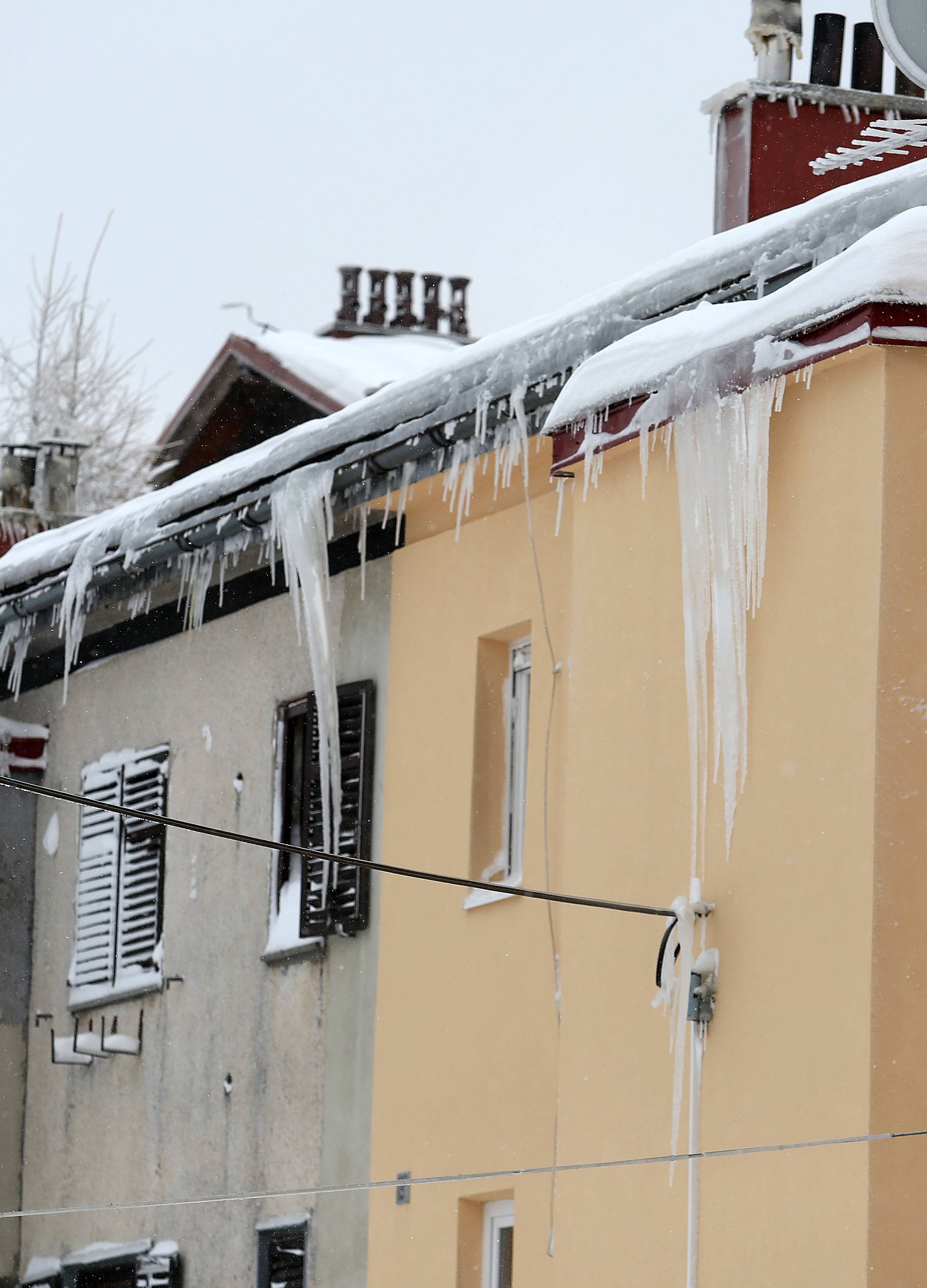 Nakon rekordnih visina snijega, u Delnicama je sada sve 'crno'