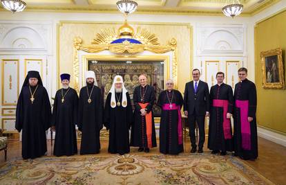 Patrijarh Kiril,  pobornik rata u Ukrajini, izaslaniku pape Franje govorio o 'postizanju mira'...