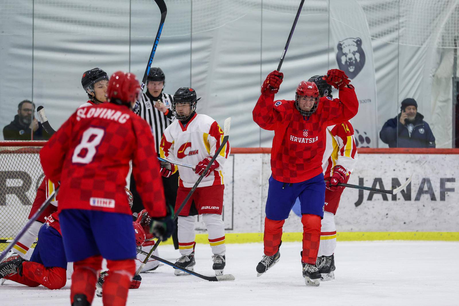 Zagreb: IIHF Svjetsko prvenstvo u hokeju na ledu za mlađe seniore, Hrvatska - Kina