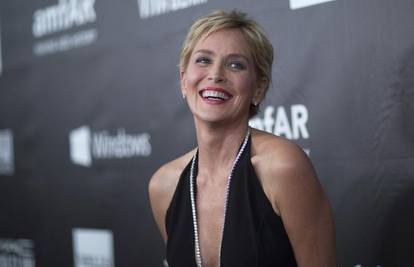 Sharon Stone osvanula gola na naslovnici: 'Ženo, stariš li ti?'