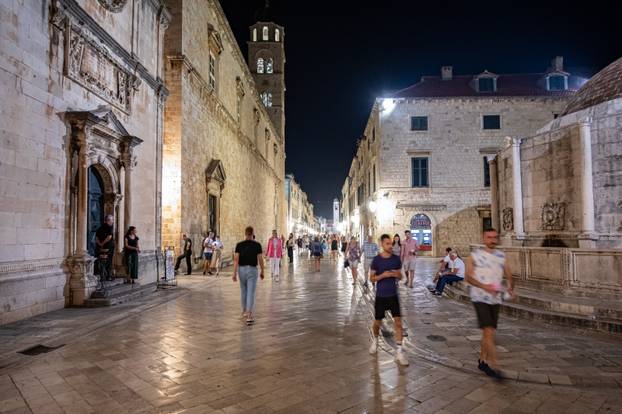 Dubrovnik u večernjim satima