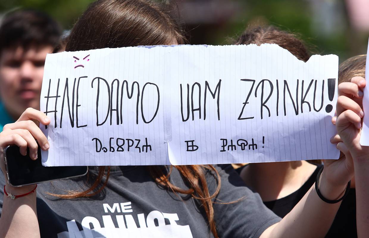 Učiteljica iz OŠ Strožanac nasilje prijavila policiji pa dobila otkaz: Roditelji učenika su je podržali