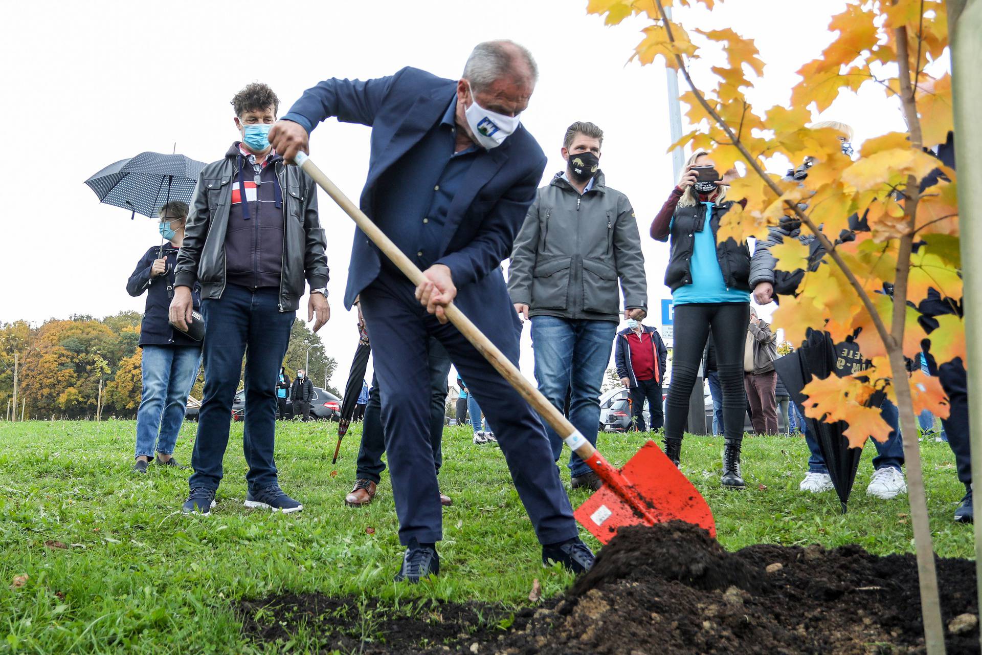 Zagreb: Oko crkve BDM Anđeoske u Dubravi zasađeno je 250 mladih stabala