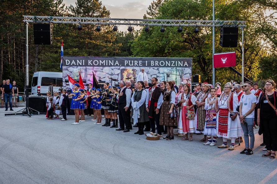 24sata Tijarica:  Reportaža o Danima komina, pure i bronzina