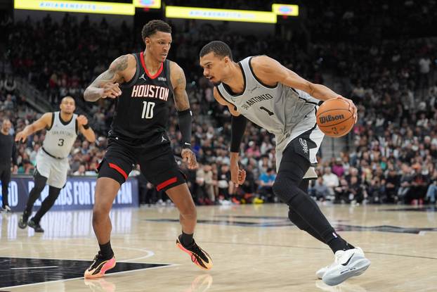 NBA: Houston Rockets at San Antonio Spurs