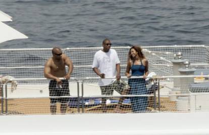 Beyonce i Jay-Z ljenčare na jahti uz Azurnu obalu