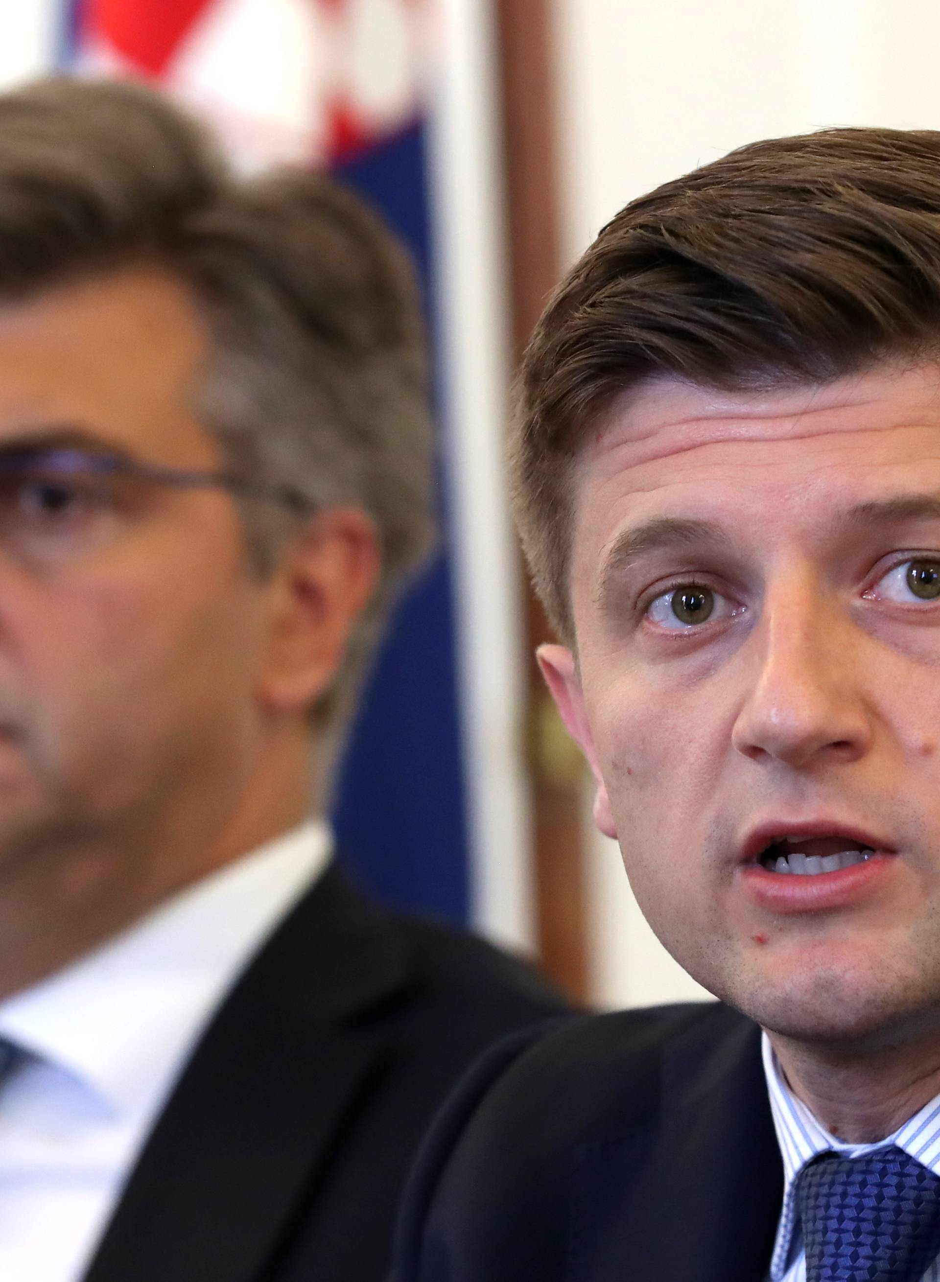 Zagreb: Premijer PlenkoviÄ i ministar financija Zdravko MariÄ predstavili  poreznu reformu