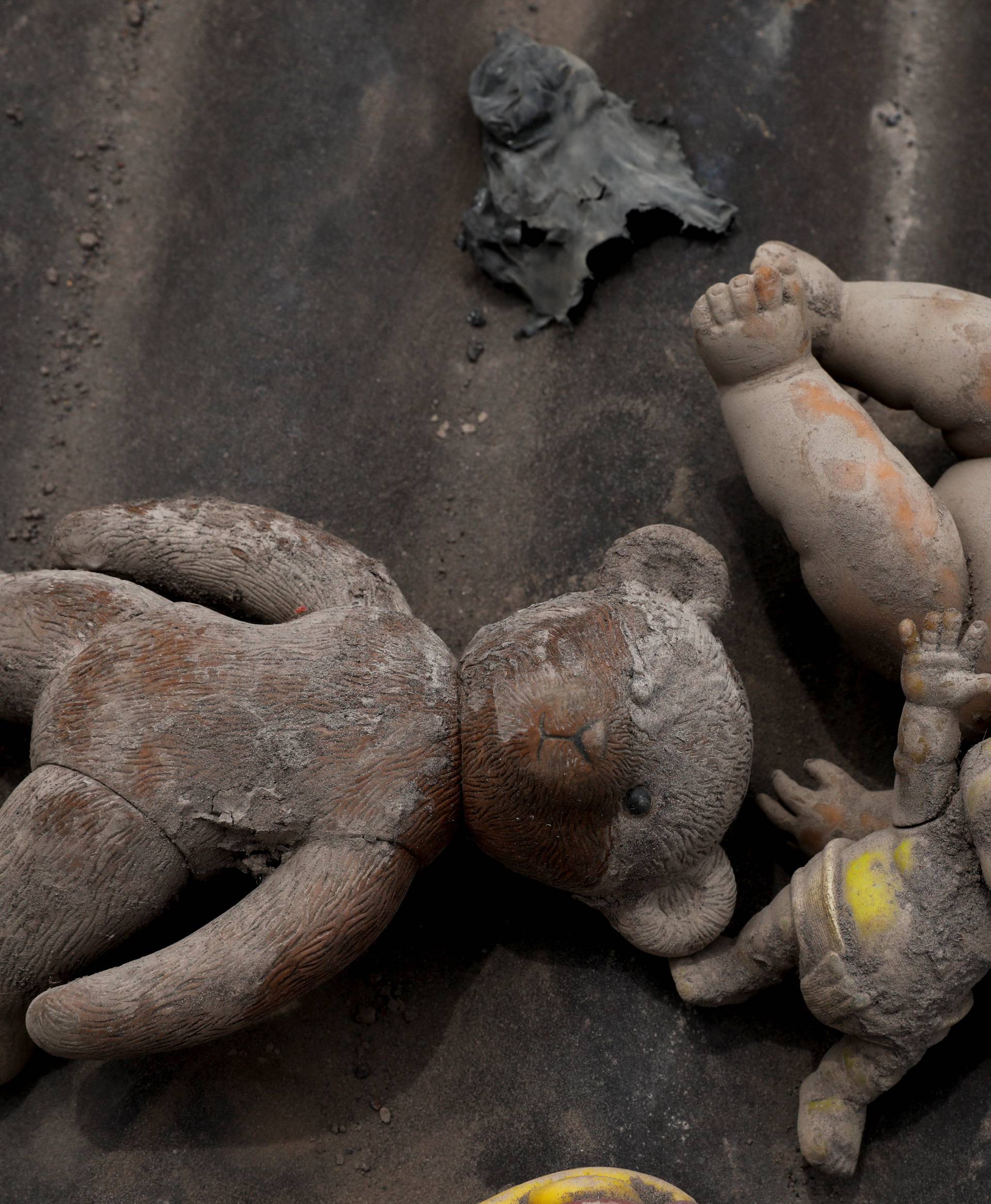 The Wider Image: In volcano's wake, Guatemalan town became a cemetery