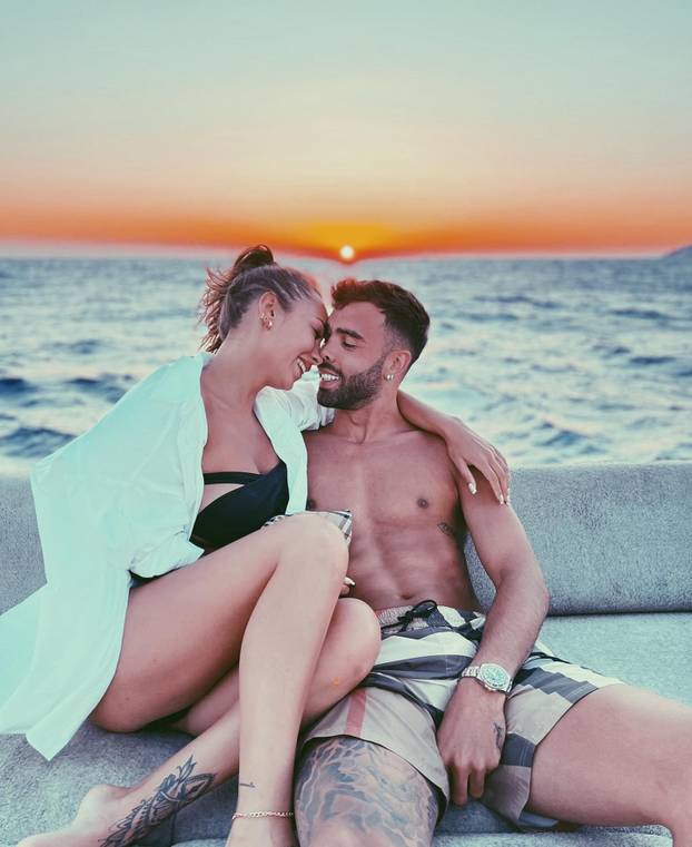 FOTO KAKVE LJEPOTICE! Ima li Španjolska najljepše WAGS-ice? Evo koga ljube Olmo i društvo...