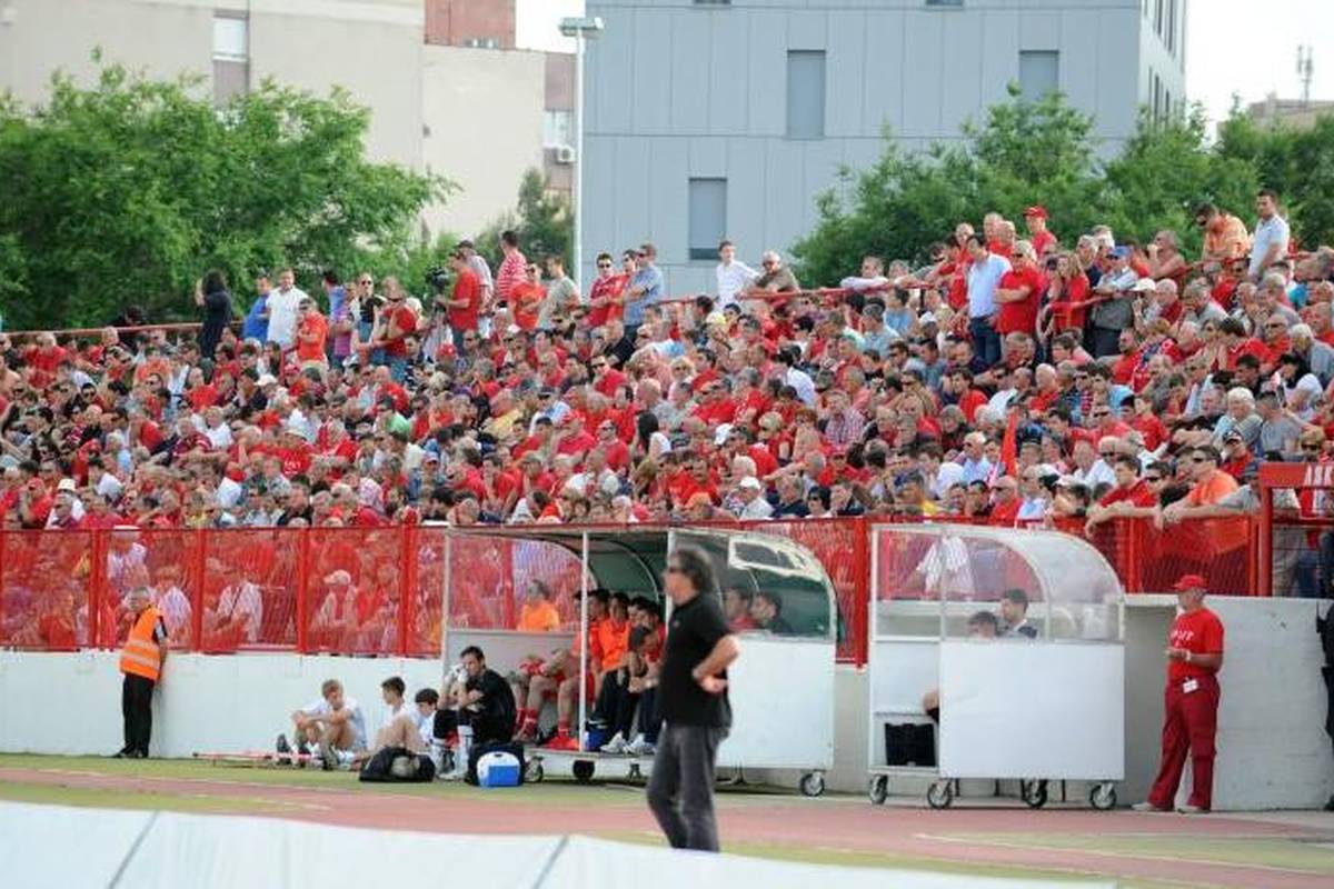 To se zove derbi: crveni RNK Split protiv "crnih"...