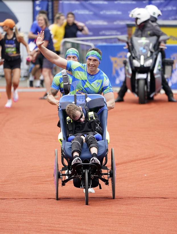 Rob Burrow Leeds Marathon 2023