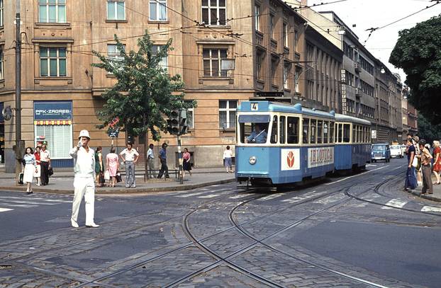 FOTO Zavirite u tvornicu ZET-a i Đuro Đaković gdje su se sklapali naši legendarni plavi tramvaji