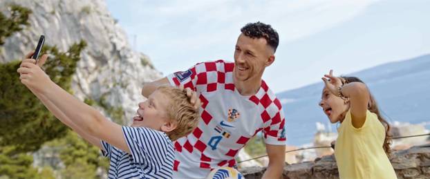 POTRESNE SCENE Ivan Perišić u ovom je selu kupio kuću. Evo kako izgleda nakon požara...