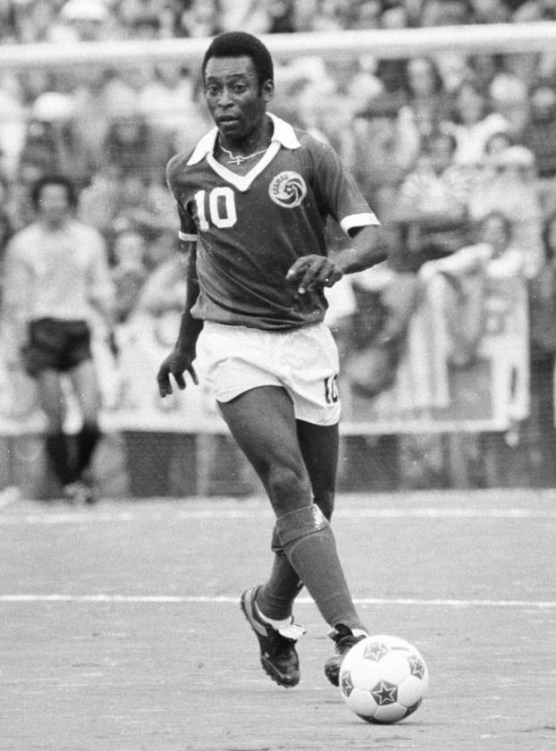 29.12.2022. Umro legendarni brazilski nogometaš Pele