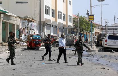 Najmanje 35 ljudi je poginulo u eksplozijama bomba u Somaliji