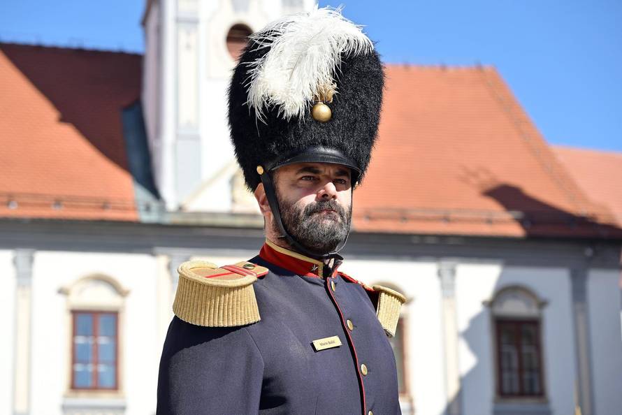 Varaždin: Svečani mimohod i postrojavanje povijesnih postrojbi