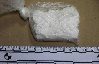 Deda diler: Zagrepčaninu (75) u stanu našli kokain, vage, eure