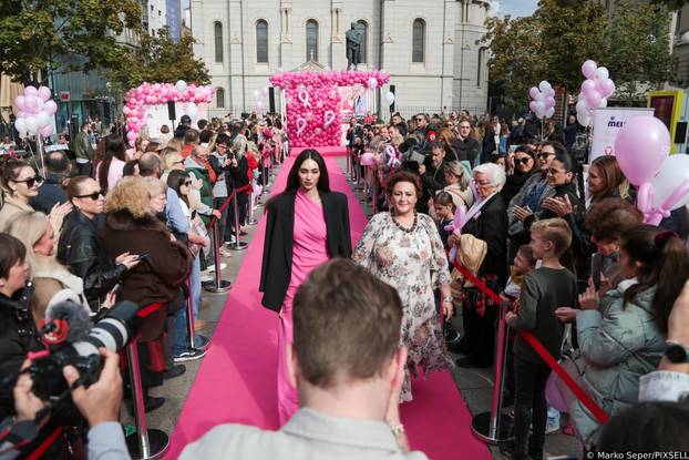 Zagreb: Mimohod u znak potpore oboljelima od raka dojke