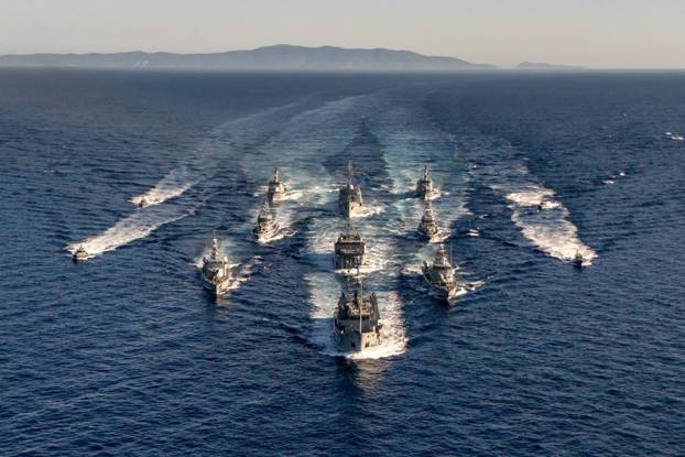 Split: Pogled iz zraka na Hrvatsku ratnu mornaricu koja izvodi vježbu za vojni Mimohod 2025. 