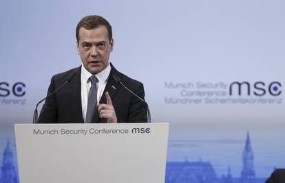 Medvedev: Za novi Hladni rat Rusije i Zapada kriv je NATO