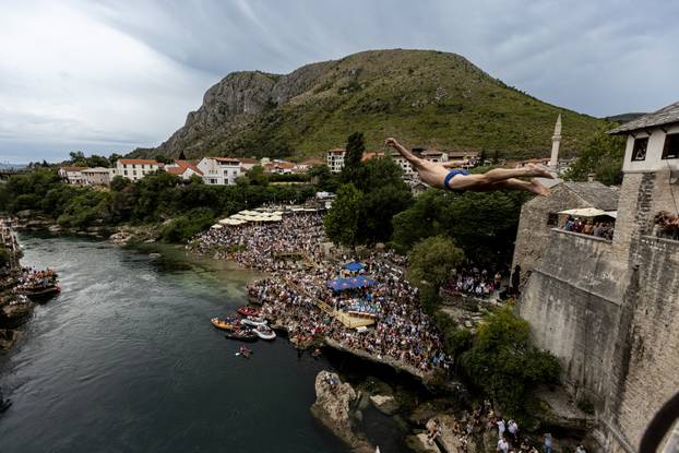 Mostar: Održani 460. tradicionalni skokovi sa Starog mosta