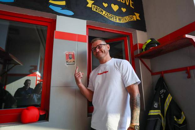 Stipe Miočić prvi se put u životu spustio niz šipku u vatrogasnoj postrojbi Zagreb