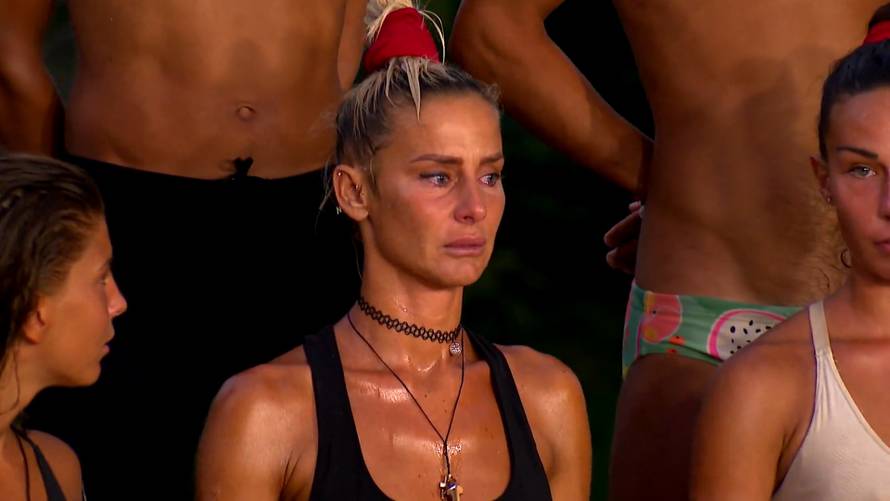 Milicu rasplakao poraz crvenog tima u 'Survivoru': 'Teško mi je jer će netko od nas morati kući'